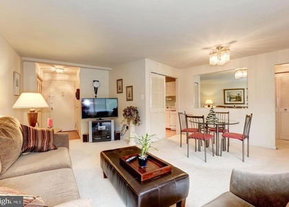 10201 Grosvenor Place - Photo 1