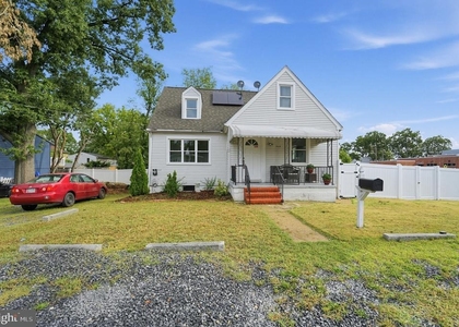 204 5th Avenue Sw - Photo 1