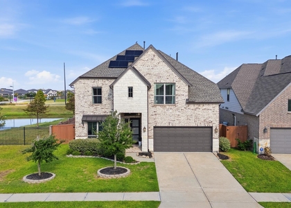 21138 Coral View Dr - Photo 1