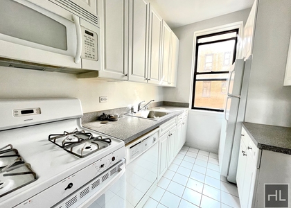 West 45 Street - Photo 1