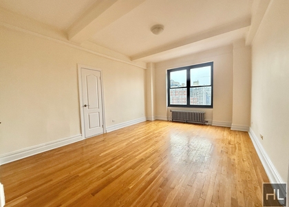 Second Avenue - Photo 1