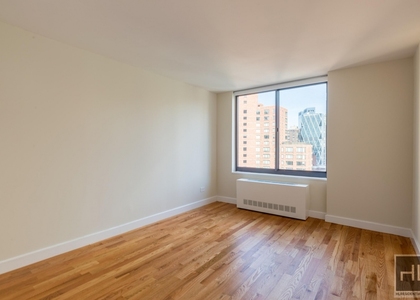 West 48th Street - Photo 1