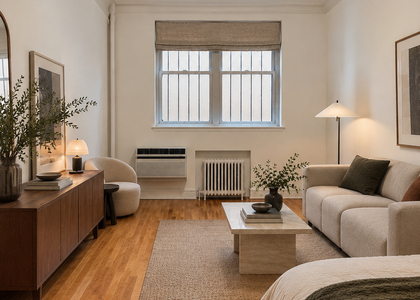 East 81 Street - Photo 1