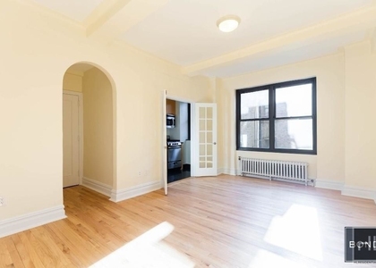 Second Avenue - Photo 1
