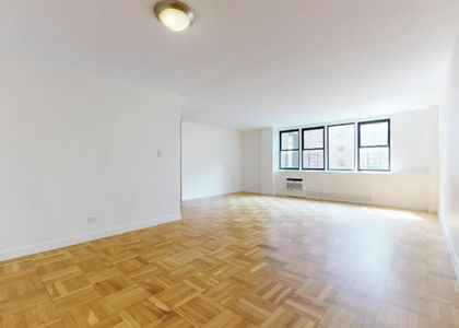East 79th and York St - Photo 1