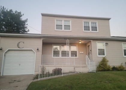 24 Peachtree Ln - Photo 1
