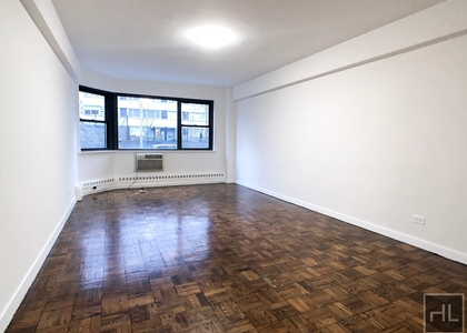 East 69 Street - Photo 1