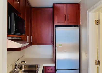 East 84 Street - Photo 1