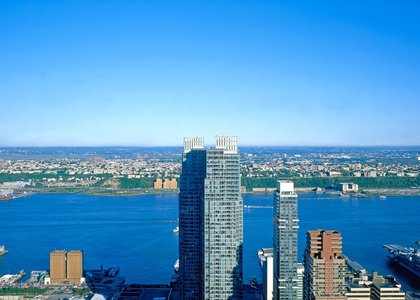 West 42nd Street - Photo 1