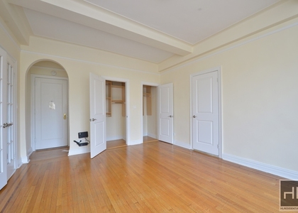 Second Avenue - Photo 1