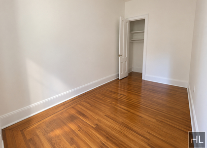 East 72 Street - Photo 1