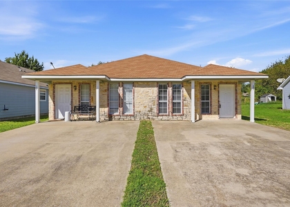 113 W Wilson Avenue - Photo 1