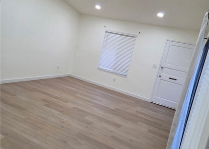 10425 Larwin - Photo 1