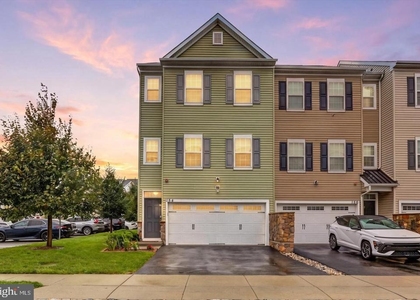 154 Mercer Court - Photo 1