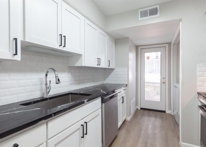 3407 Grooms St - Photo 1
