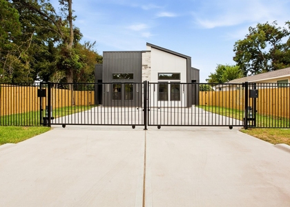 944 Lucky Street - Photo 1