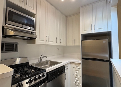 1 Avenue - Photo 1
