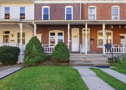 1344 Gordon Street - Photo 1