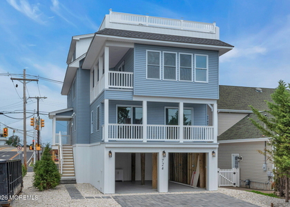 724 Bay Avenue - Photo 1