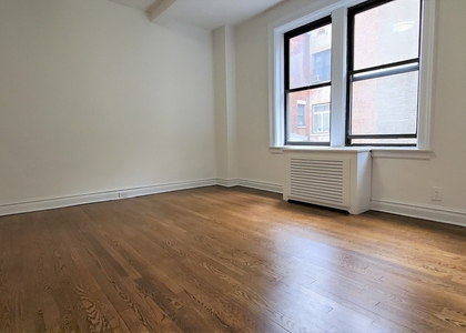 West 68 Street - Photo 1