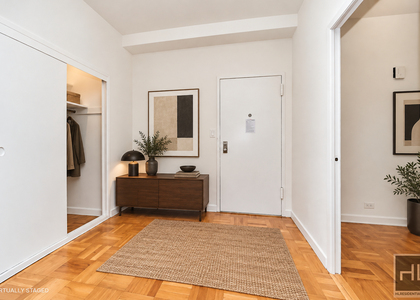 East 55 Street - Photo 1