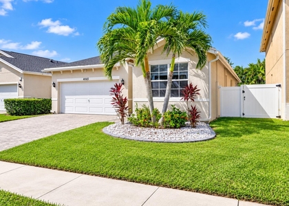 4065 Tomoka Drive - Photo 1