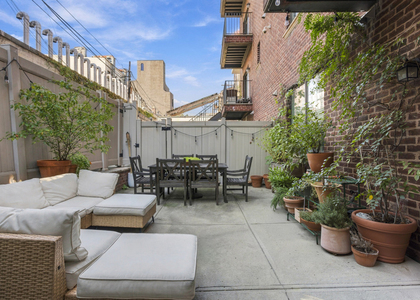36 Conselyea Street - Photo 1