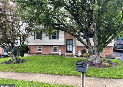 605 E H Street - Photo 1