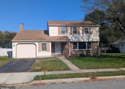 847 Woodcrest - Photo 1