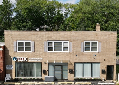 552 E Northwest Highway - Photo 1