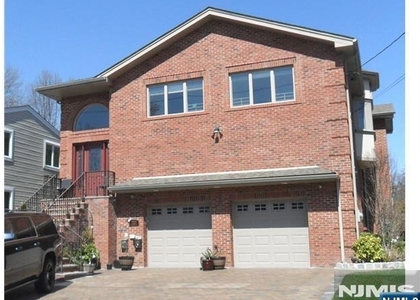 721 Hamilton - Photo 1