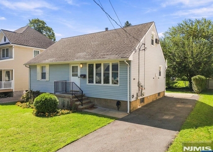 454 Lasalle - Photo 1