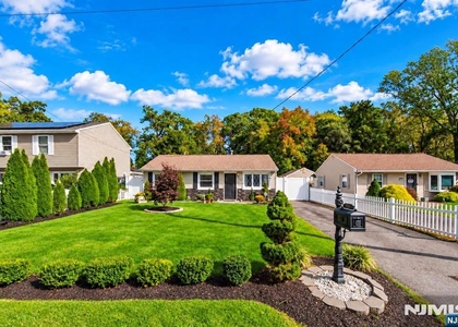 535 Holly Village - Photo 1
