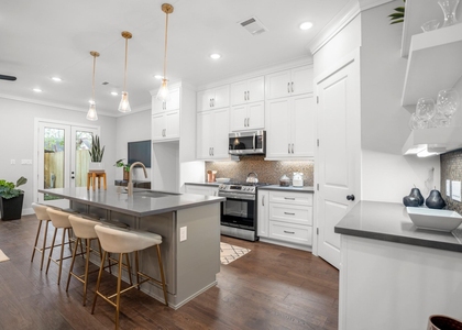 314 N Stiles Street - Photo 1
