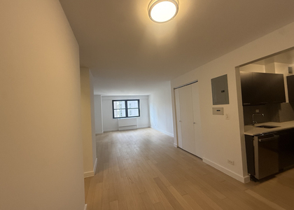 222 East 39th Street - Photo 1