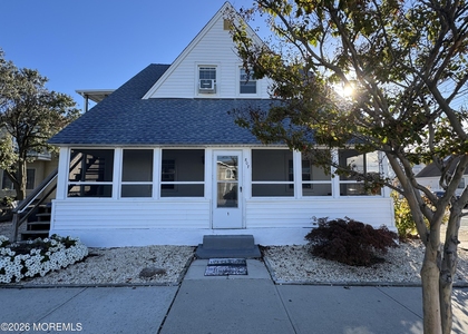 807 Grand Central Avenue - Photo 1