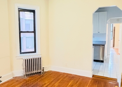East 38 Street - Photo 1