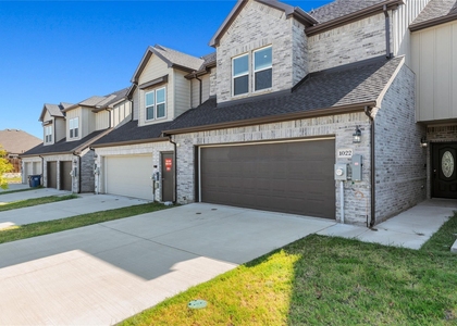 1022 Debby Court - Photo 1