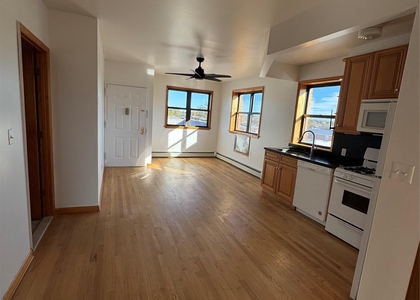7112 66 Dr - Photo 1
