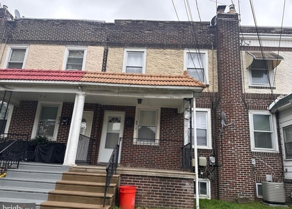 4612 Woodland Avenue - Photo 1