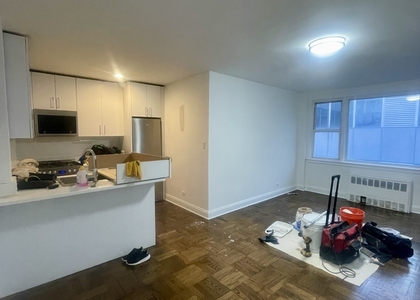 160 East 55th Street - Photo 1