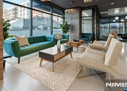 520 Cliff - Photo 1