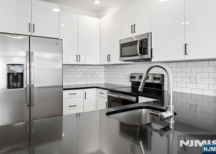 520 Cliff - Photo 1