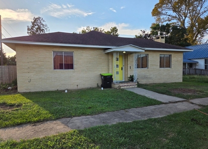 2320 Avenue E - Photo 1