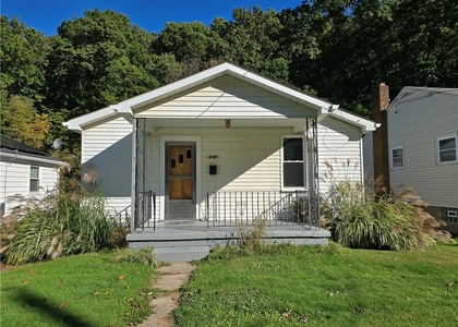 947 Hazel Ave - Photo 1