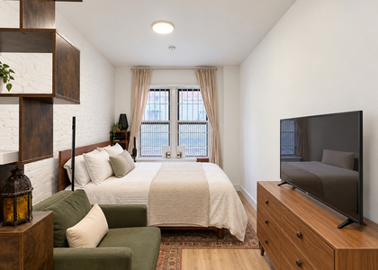 446 West 55th Street - Photo 1