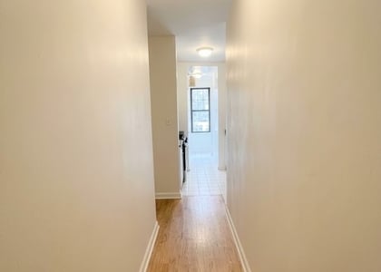West 10th Street - Photo 1