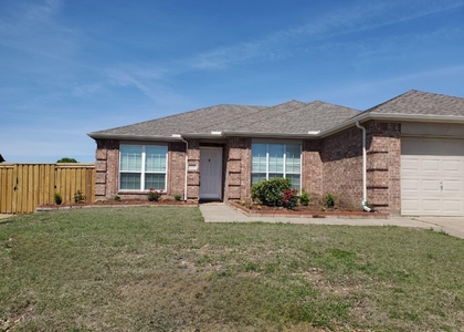 108 Cherokee Drive - Photo 1