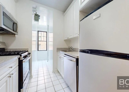 218 West 10th Street - Photo 1