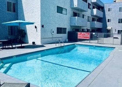 620 N Sweetzer - Photo 1